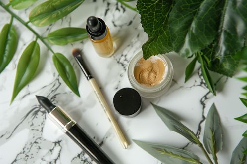 森系美妝產(chǎn)品分類 攝影圖 下載至來(lái)源處